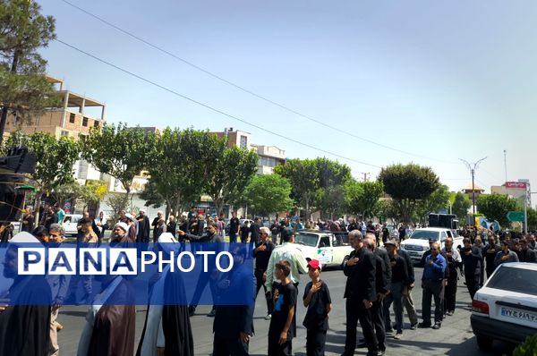 خیل عاشقان حسینی در مسیر جاماندگان اربعین رباط کریم