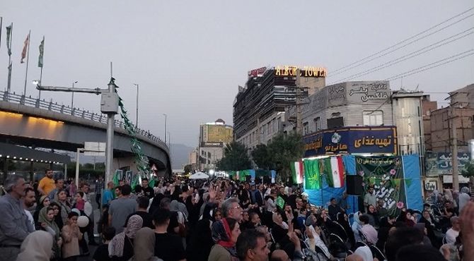 حال و هوای مردم در راهپیمایی 10 کیلومتری تهران 