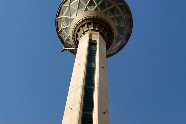 ۱۶۹۳ پله برای رسیدن به آسمان