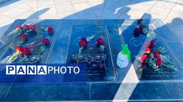 غبار روبی گلزار شهدای گمنام شهرستان باخرز 