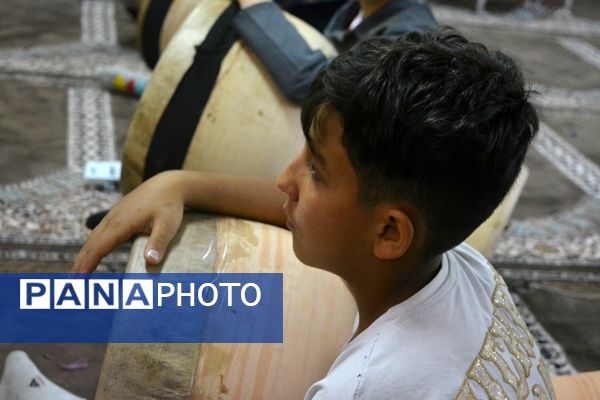 آموزش ضرب زورخانه‌ای در دبستان رازی ناحیه دو بهارستان