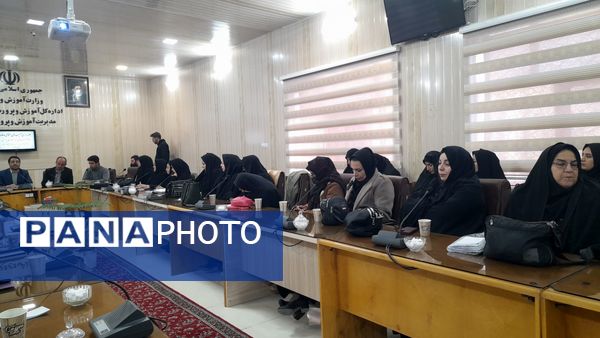 نشست مشترک معاونت پرورشی و فرهنگی آذربایجان شرقی با مدیران مدارس سراب 