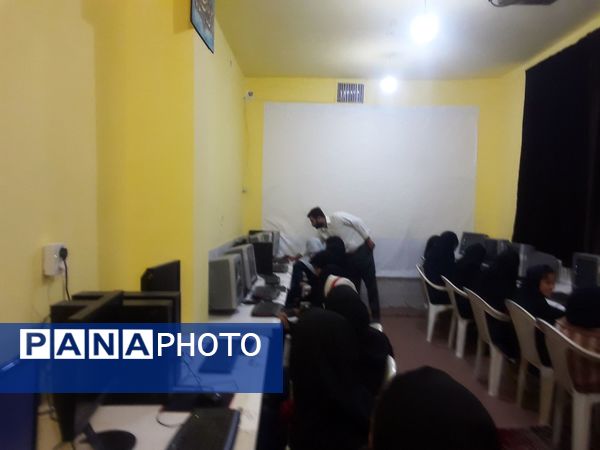 کلاس یادگیری کار با رایانه در کانون لقمان