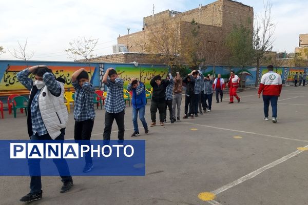 مانور زلزله و ایمنی در مدارس شهرستان ورامین 