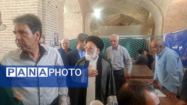 میز خدمت ادارات نیشابور پیش از نماز جمعه 