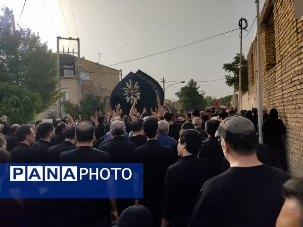 کاروان بزرگ علم گردانی در کاشان