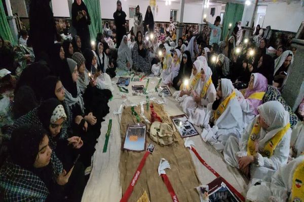 شبی با شهدا در روز دوم اعتکاف دانش‌آموزی منطقه کشاورز