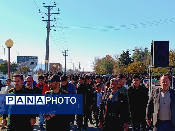 دانش‌آموزان جوکار، مقتدرانه میثاق ایستادگی را امضا کردند