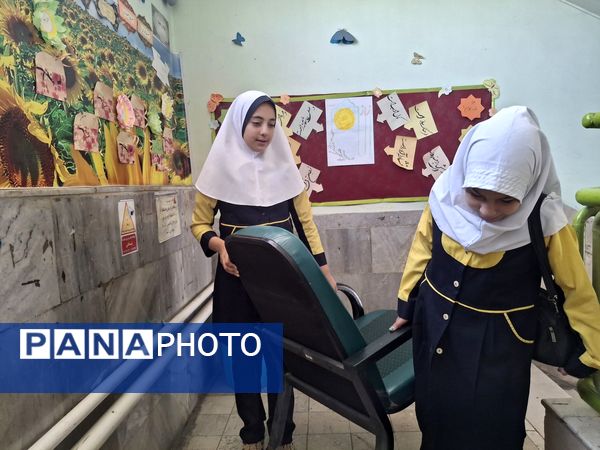 پروژه مهر در مدرسه مهرعلی نادیپور شهرستان بروجن 