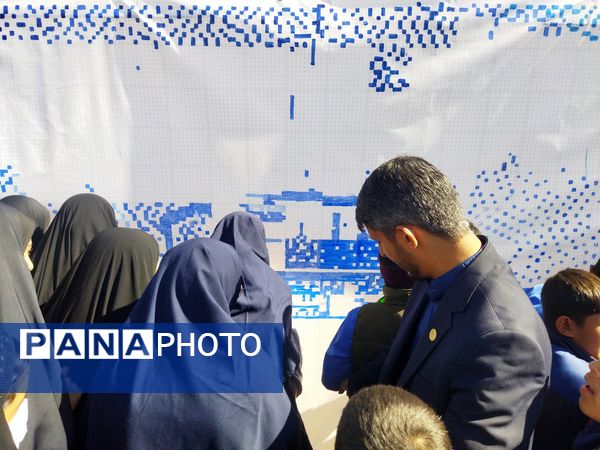 غرفه سازمان دانش آموزی محل همدلی و هم زبانی دانش آموزان