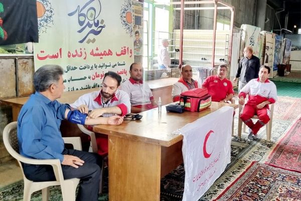 برپایی میز خدمت در راستای ترویج فرهنگ نوع‌دوستی، سلامتی شهروندان