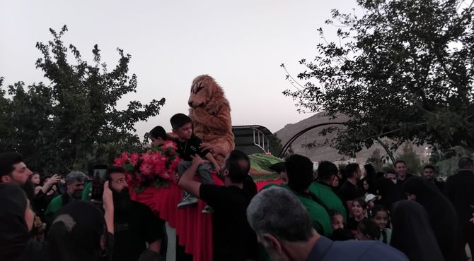 از عَلَم تا زنجیر؛ نمادها و نشانه‌های سوگواری حسینی