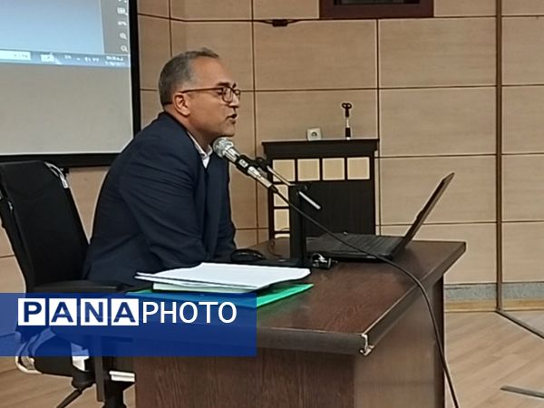 اولین گردهمایی دبیران و مدرسین درس تفکر و زندگی در کانون فارابی 