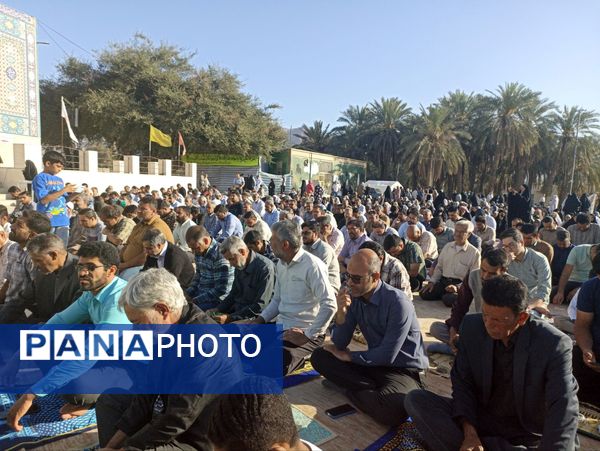 برگزاری مراسم نماز عید سعید فطر در حاجی‌‌آباد