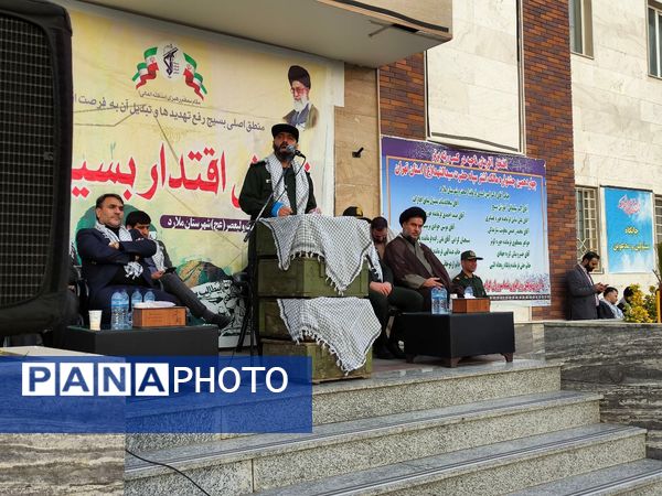 غبارروبی و گلباران مزار شهدای ملارد در رزمایش بزرگ بیت‌المقدس بسیجیان