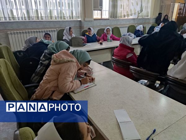 کارگاه آشنایی دانش‌آموزان با سلول‌های بنیادی و کاربردی