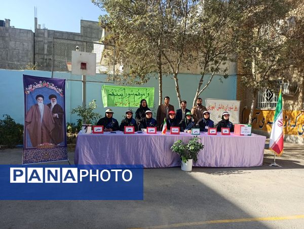 طلیعه‌‌ای از مدیریت آینده؛ انتخابات شورای دانش‌آموزی در دبیرستان رضوان