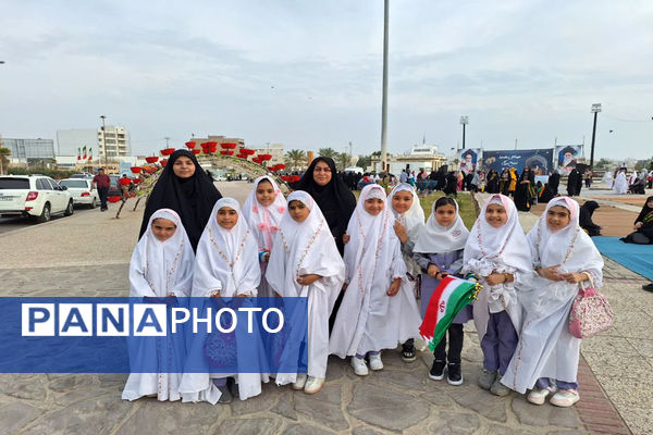 مهمانان ماه خدا اجتماع بزرگ دانش‌آموزان بوشهری 