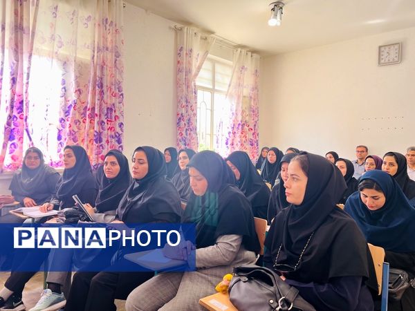 برگزاری روز اول کارگاه توانا با حضور جمعی از معلمان در سملقان