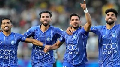 استقلال - آلومینیوم؛ تقابل داغ صدرنشین‌ها/ گروسی: آبی‌ها در مسیر قهرمانی‌اند اگر آرامش حفظ شود