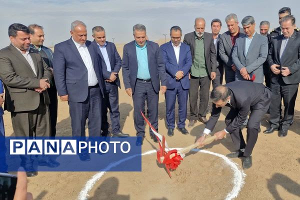 آیین کلنگ‌زنی هنرستان خیرساز هیأت امنایی در قرچک