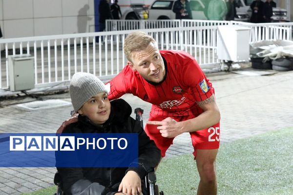 برد شیرین تراکتور در خانه