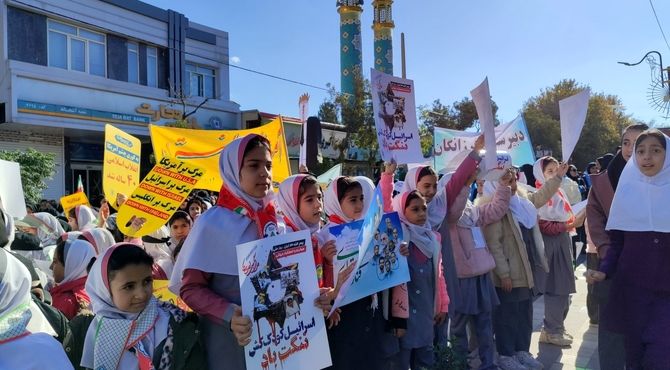 صدای رسای نوجوانان انقلابی در روز ۱۳ آبان