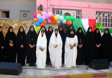 جشن دهه فجر انقلاب اسلامی در دبیرستان رضوان شهرستان بوشهر