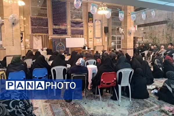 آموزش قرآن به افراد کم سواد یا بی سواد در مسجد آل یاسین 