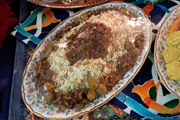 رنگین‌کمان فرهنگ‌ها در دل شهریار؛ جشنواره‌ای با طعم غذاهای محلی و لباس‌های رنگارنگ