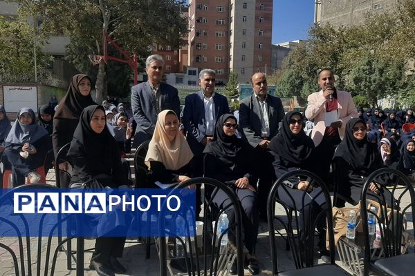 بزرگداشت هفته‌ دفاع مقدس در دبیرستان شاهد شهید حمامی