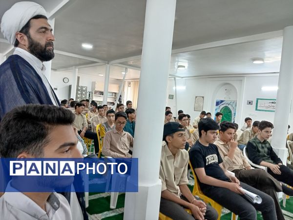 مشاوره هدایت تحصیلی و انتخاب رشته در دبیرستان نمونه آیت الله خامنه‌ای