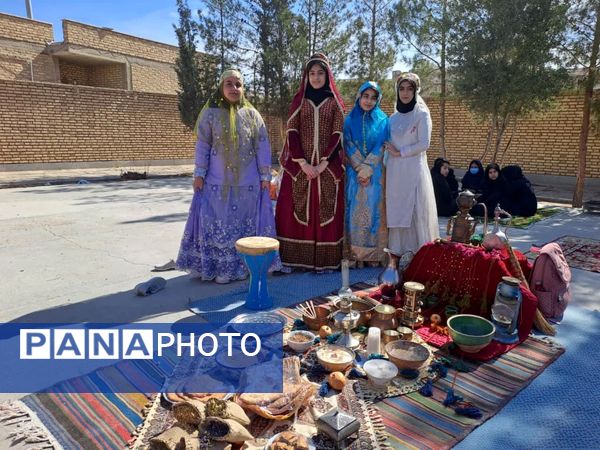 جشنواره بومی و محلی در دبیرستان سمیه شهرستان خاتم