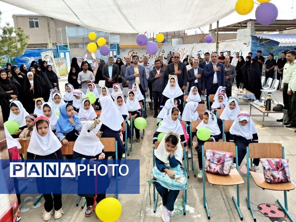 آیین نواختن زنگ شکوفه ها و جوانه ها در شهرستان خلیل‌آباد 