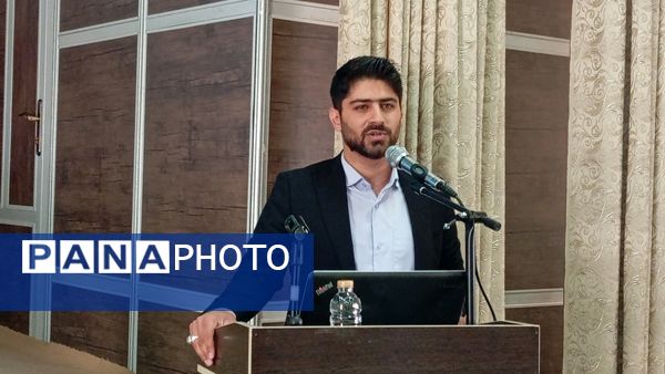 نشست توانمندسازی مدیران و مشاوران مدارس بن با محوریت پیشگیری از آسیبهای اجتماعی