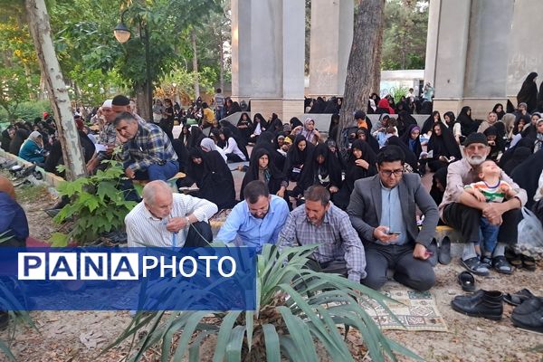 مراسم دعای عرفه درجوار شهدای گمنام پارک وحدت شهرستان آشخانه