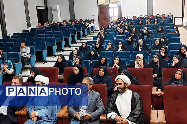 مراسم تجلیل از معاونین پرورشی، مربیان تربیتی و مشاورین مدارس منطقه کهریزک 