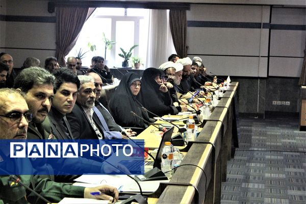 نشست شورای هماهنگی آیین وداع و خاکسپاری شهدای گمنام در قم