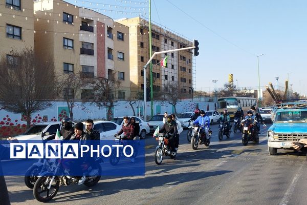 زنگ انقلاب در اصفهان نواخته شد