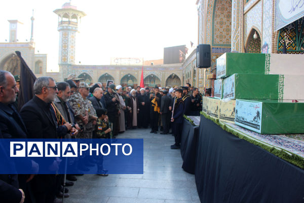 جلوه‌هایی از حضور نوجوانان در مراسم تشییع و خاکسپاری شهدای گمنام