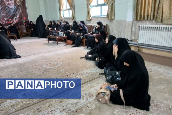 برگزاری جلسه توجیهی هیات‌های دانش‌آموزی دختران آموزش و پرورش ناحیه۶ مشهد