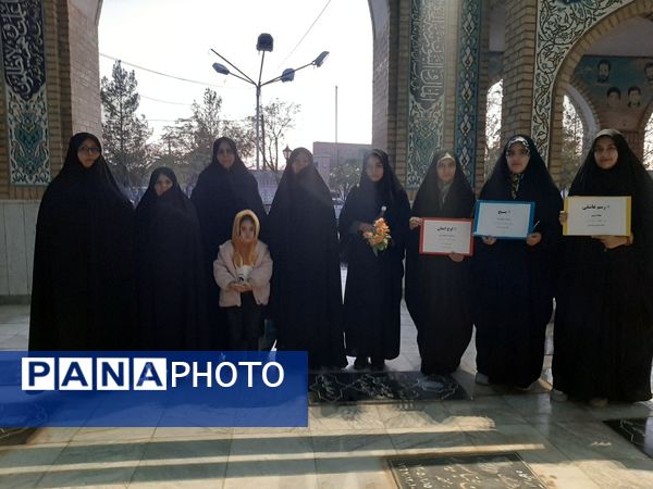 غبار‌روبی مزار شهدا و دیدار با مادر شهید در خلیل‌آباد
