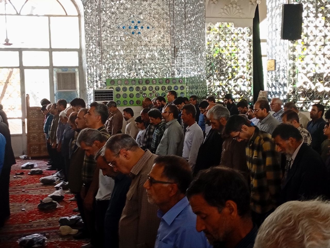 نماز جمعه‌ای با رنگ و بوی معلمی