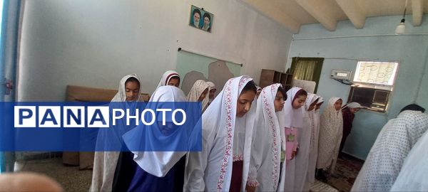 حضور پرشور دانش‌آموزان پایه چهارم دبستان شهید تنیده در نماز جماعت