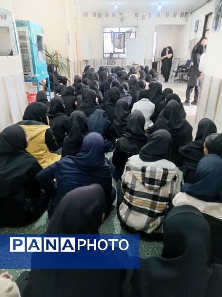 کارگاه آموزشی هدایت تحصیلی و مهارت‌های زندگی در خاتم 