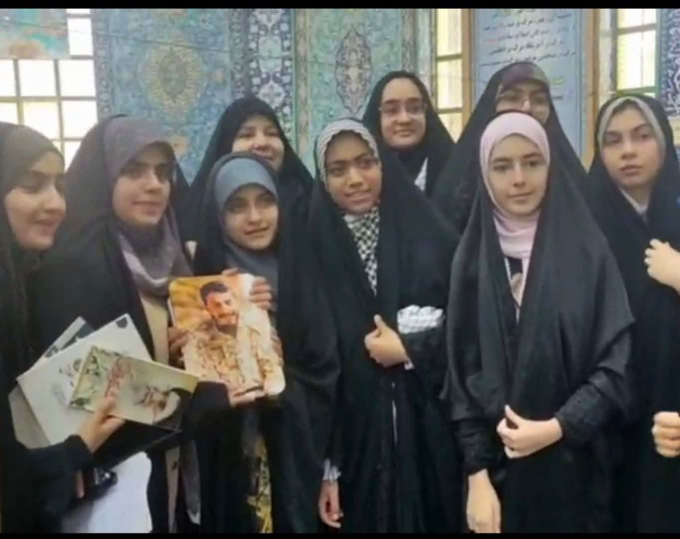 برگزاری اردو یاوران ولایت دختران متوسطه اول استان اصفهان