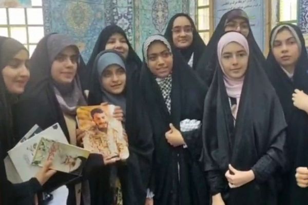 برگزاری اردو یاوران ولایت دختران متوسطه اول استان اصفهان