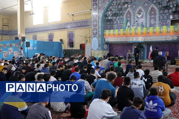 اعتکاف دانش‌آموزی در ناحیه یک بهارستان