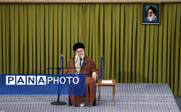 دیدار جمعی از معلمان و فرهنگیان با رهبر معظم انقلاب