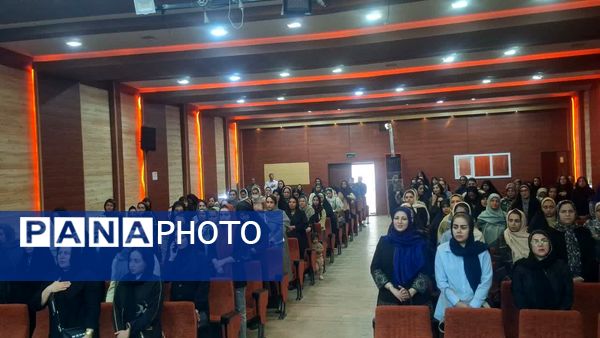 جلسه انجمن اولیا و مربیان دبستان پروین اعتصامی
